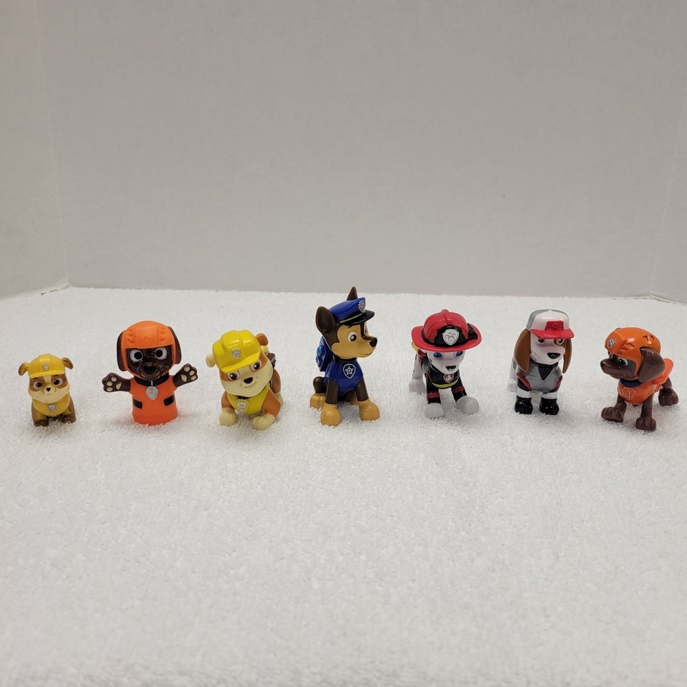 7 Paw Patrol action figures from‎ various series